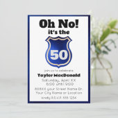 Invitation Drôle officier de police Badge 50e anniversaire (Debout devant)