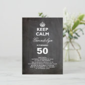 Invitation drôle pour les 50 ans avec tableau noir (Debout devant)