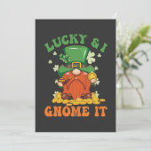 Invitation Drôle Saint Patrick chanceux et je gnome que irlan (Debout devant)
