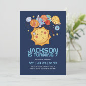Invitation Drôle Soleil et Planètes Anniversaire de enfant de (Debout devant)