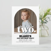 Invitation du 2e anniversaire Regardez qui est deu (Debout devant)