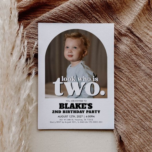 Invitation du 2e anniversaire Regardez qui est deu