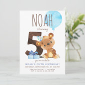 Invitation du cinquième anniversaire de l'ours (Debout devant)