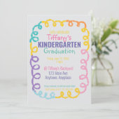 Invitation du doodle Kindergarten Graduation Party (Debout devant)