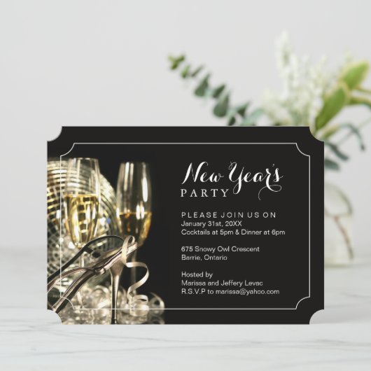   Invitation du Nouvel An (Debout devant)