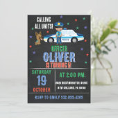 Invitation du parti de police, officier, Appel de  (Debout devant)