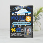 Invitation du policier à la fête d'anniversaire (Debout devant)