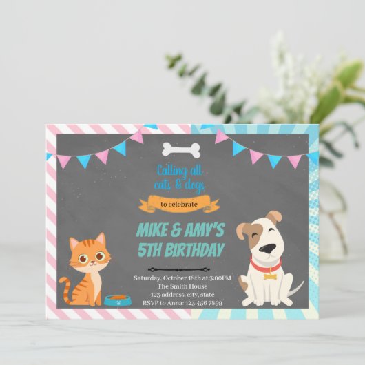 Invitation d'un groupe mixte de chats et de chiens (Debout devant)