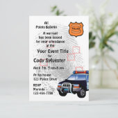 Invitation d'un policier amusant à la retraite (Debout devant)