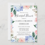 Invitation Dusty bleu hydrangeas rose roses dîner de répétiti<br><div class="desc">Dîner de répétition mariage moderne avec hydrangées bleu clair / bleu poussiéreux avec rose pastel, rougit, pêche, roses blanches, pivoines, feuilles d'eucalyptus sauge, branches et feuillage. Des teintes douces et romantiques oniriques et muettes ressortent des motifs floraux d'aquarelle d'été pour s'adapter à votre mariage thématique. S'il vous plaît trouver d'autres...</div>