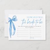 Invitation Dusty Blue Bow Quel Âge Était La Mariée À Être Jeu (Devant)