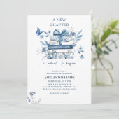 Invitation Dusty blue Chinoiserie new chapter baby shower (Debout devant)