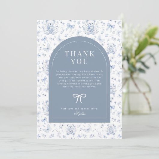 Invitation Dusty Blue Chinoiserie Teddy Bear Merci (Debout devant)