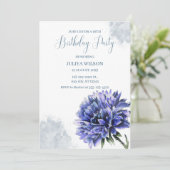 Invitation Dusty Blue Floral fête d'anniversaire (Debout devant)