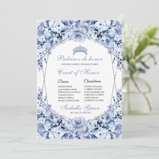 Invitation Dusty Blue Floral Quinceanera Cour d'honneur (Debout devant)