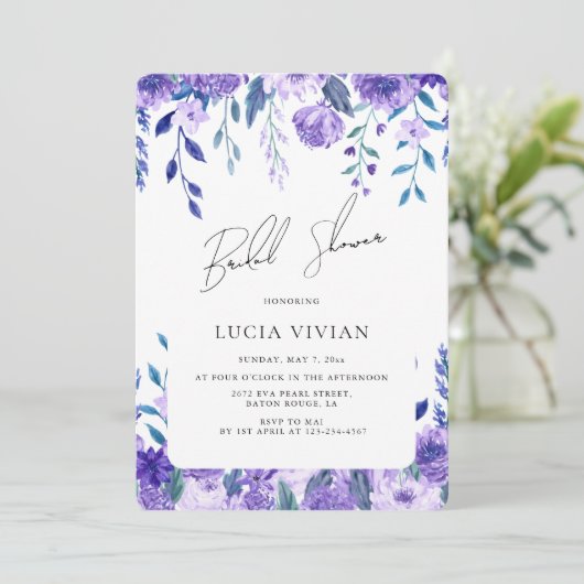 Invitation Dusty Blue Purple Floral Garden Fête des mariées (Debout devant)