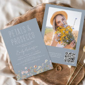 Invitation Dusty Blue QR Code Fleur sauvage Petals & Prosecco