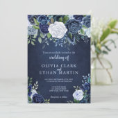 Invitation Dusty Blue Roses on Navy (Debout devant)