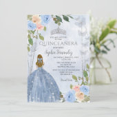 Invitation Dusty Blue Silver Floral Princess Quinceañera (Debout devant)