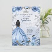 Invitation Dusty Blue Silver Floral Princess SWEET 16 (Debout devant)