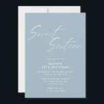 Invitation Dusty Blue Sweet sixteen Simple chic 16e anniversa<br><div class="desc">Jolies et simplistes invitations à 16ème anniversaire avec titre "Sweet sixteen" texte en caractères blancs sur un arrière - plan bleu pâle aérée. L'envers comporte un motif du mot "seize" dans le script de coordination. Le motif latéral inverse, ainsi que la couleur arrière - plan, peuvent être modifiés à l'aide...</div>
