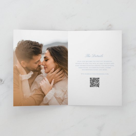 Invitation Dusty Blue Wreath Monogramme QR Code Mariage éléga (Intérieur)