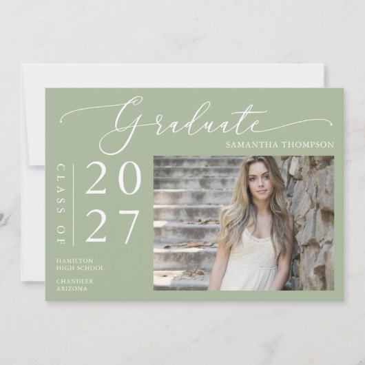 Invitation Dusty Green Minimal Script Graduation de l'école P (Devant)