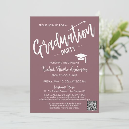Invitation Dusty Purple QR Code Graduation (Debout devant)