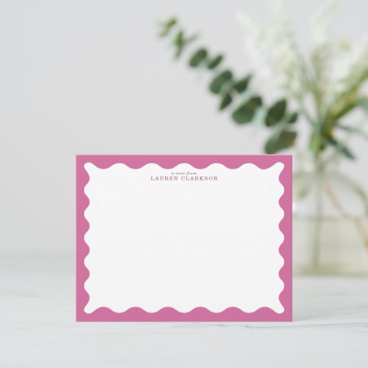 Invitation Dusty Rose Wavy Frame Note Card (Debout devant)