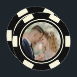 Invitation Éclairage Mariage de jeton noir off blanc<br><div class="desc">Éblouissez vos amis et votre famille en leur envoyant ces puces de poker noir et blanc mariage annonces d'élévation photo et/ou invitations de fête. Ils attendent avec impatience de se joindre à vous pour cette fête inoubliable !</div>