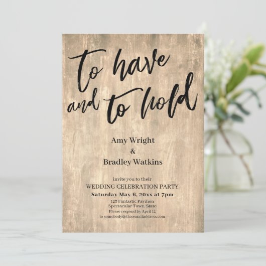 Invitation Écriture manuscrite en bois rustique à avoir et à  (Debout devant)