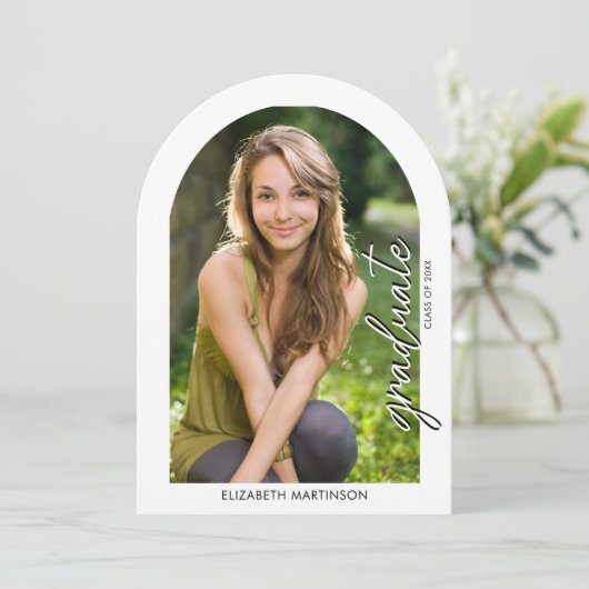 Invitation Écriture Manuscrite Moderne Photo Diplômé Arc (Debout devant)