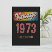 INVITATION ÉDITION LIMITÉE PERSONNALISÉE VINTAGE 1973 (Debout devant)