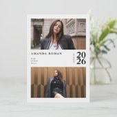 Invitation Editorial moderne Black & White Photo Graduation (Debout devant)