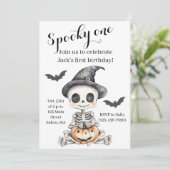 Invitation Éffrayant | Cute Skeleton Halloween 1er anniversai (Debout devant)