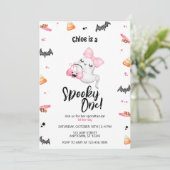 Invitation Éffrayant One Girl 1er Boo Day Halloween Anniversa (Debout devant)