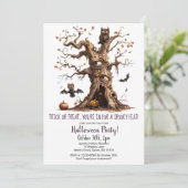 Invitation Éffrayant Tree Owl Bats Citrouille Halloween Party (Debout devant)