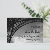 Invitation Eiffel Tower pour Sauvegarder la Date (Debout devant)