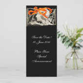 INVITATION ÉLÉGANCE ET BEAUTÉ / FEMME AU RUBAN ROUGE ET AUX F (Debout devant)