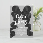 Invitation Élégant Black Bow Graduation Party (Debout devant)