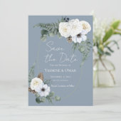 Invitation Elégant blanc floral Dusty bleu Enregistrer la dat (Debout devant)