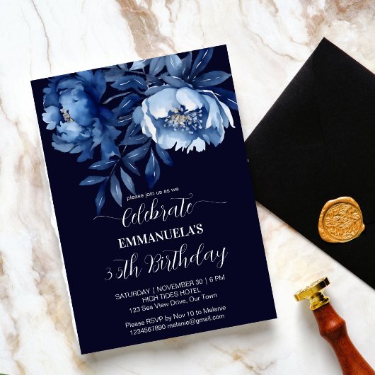 Invitation Elégant bleu marine floral anniversaire modèle