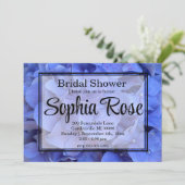 Invitation Elégant Blue periwinkel fleuri Douche nuptiale (Debout devant)