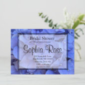 Invitation Elégant Blue periwinkel fleuri Douche nuptiale (Debout devant)