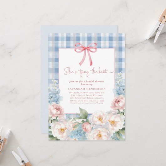 Invitation Elegant Blue Pink Floral Bow Gingham Bridal Shower (Devant/Arrière en situation)