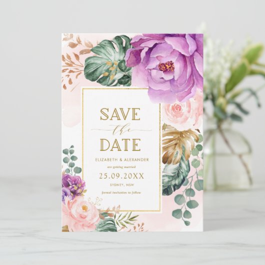 Invitation Élégant Blush Purple Flore tropicale Sauvez la dat (Debout devant)