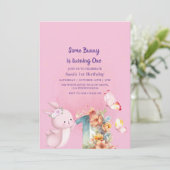 Invitation Elégant Bunny premier anniversaire bébé fille rose (Debout devant)