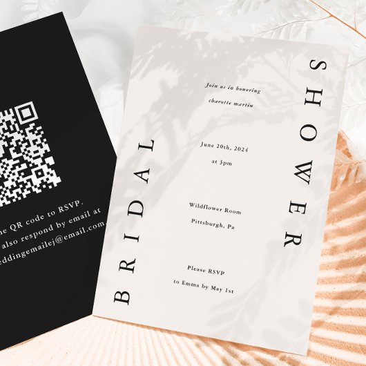 Invitation Élégant Code QR Typographie Noire Enterrement de V