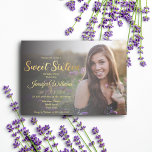 Invitation élégant doux 16 or chic calligraphie photo<br><div class="desc">élégant sweet sixteen or chic calligraphie invitation photo,  personnalisée</div>
