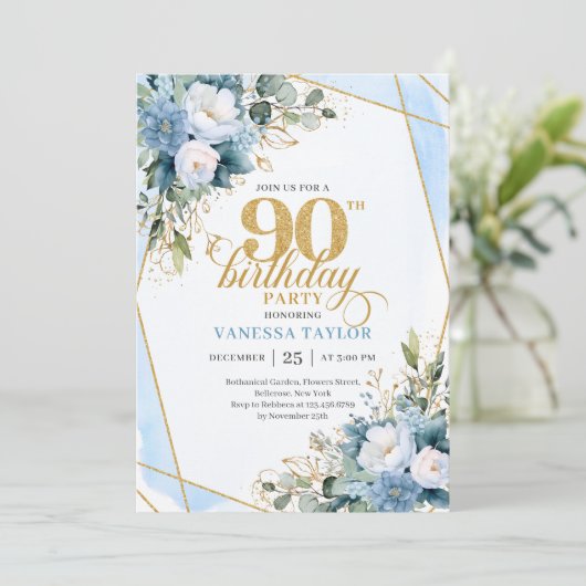 Invitation Elegant Dusty Blue 90th Birthday Floral Script (Debout devant)